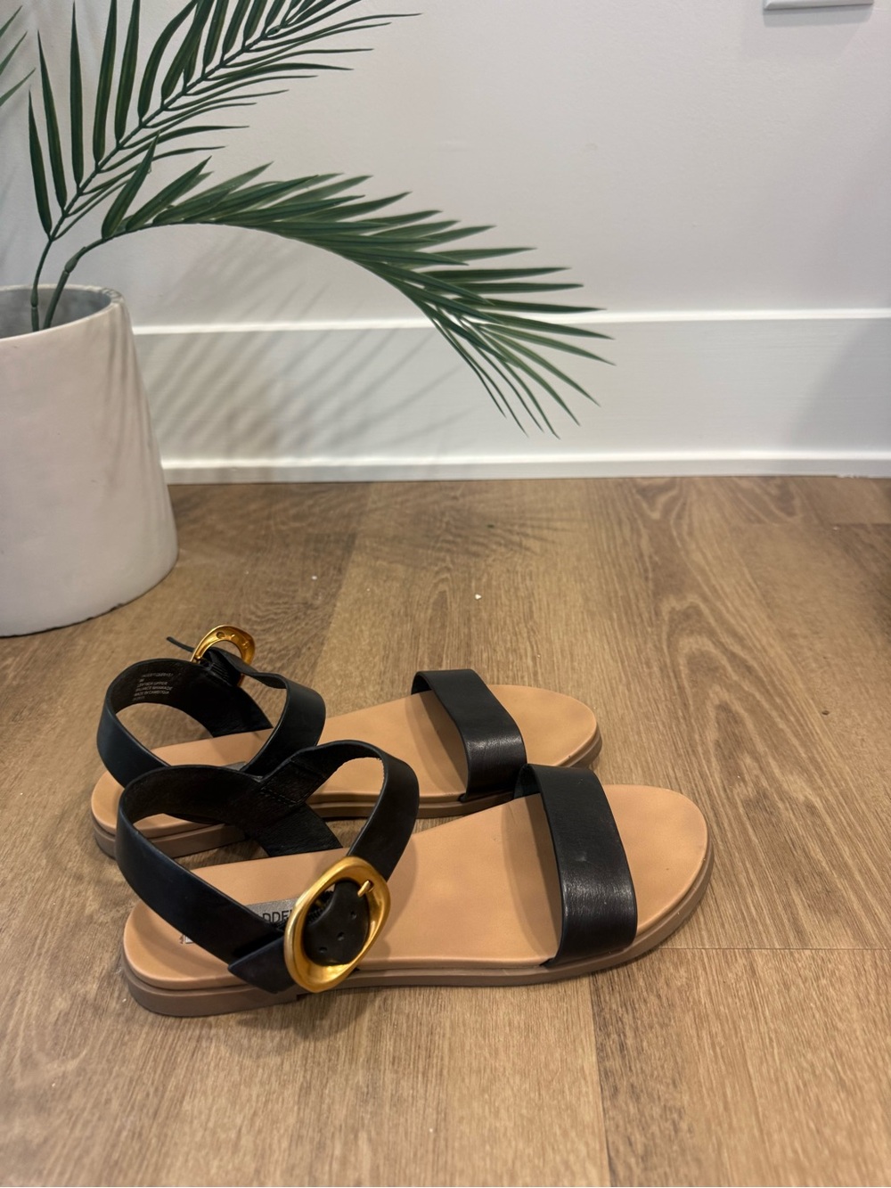 STEVE MADDEN sandals 9 - Picture 7 of 7
